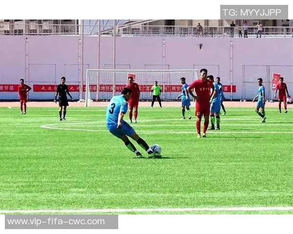 足球场上的裁判员哨声与比赛公平性的深刻关系探讨