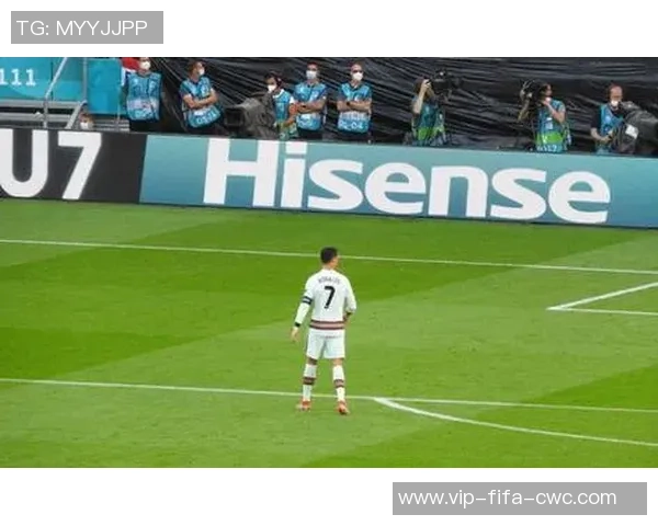 足球比赛现场突发爆炸事件引发恐慌多人受伤情况紧急处理中